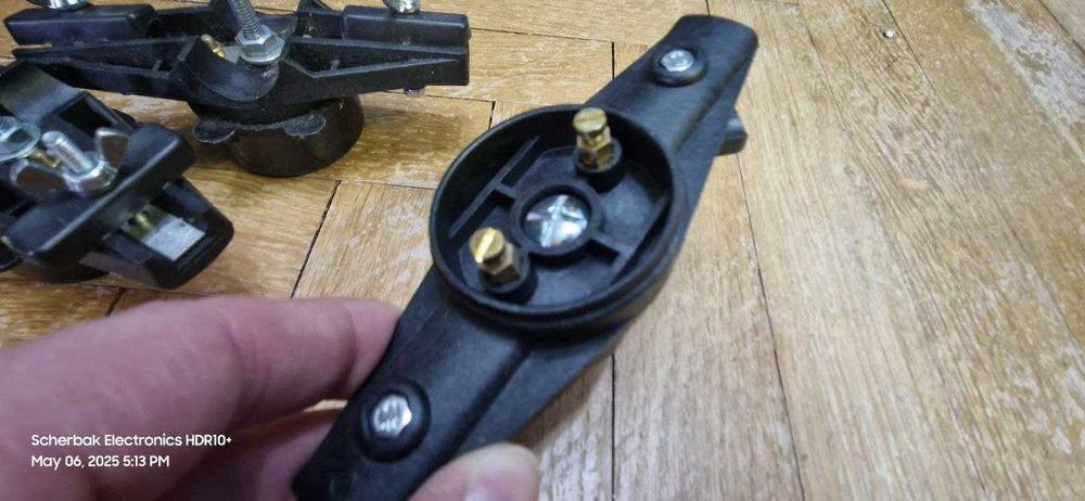 антенные крепления (центральное) для элементов диполя