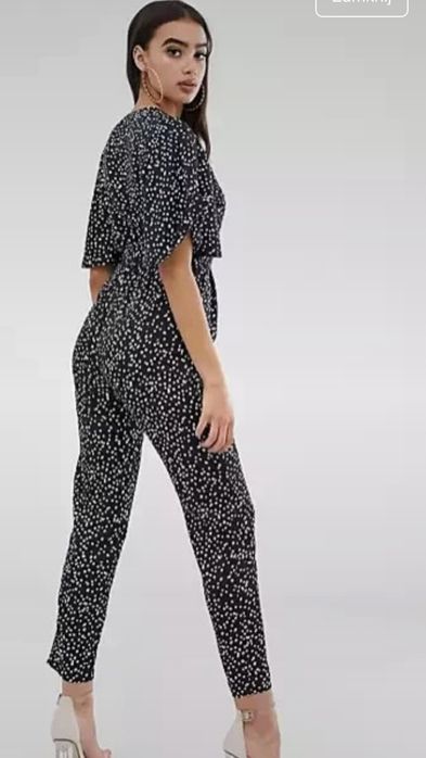 Elegancki granatowy kombinezon na komunię chrzciny czy wesele