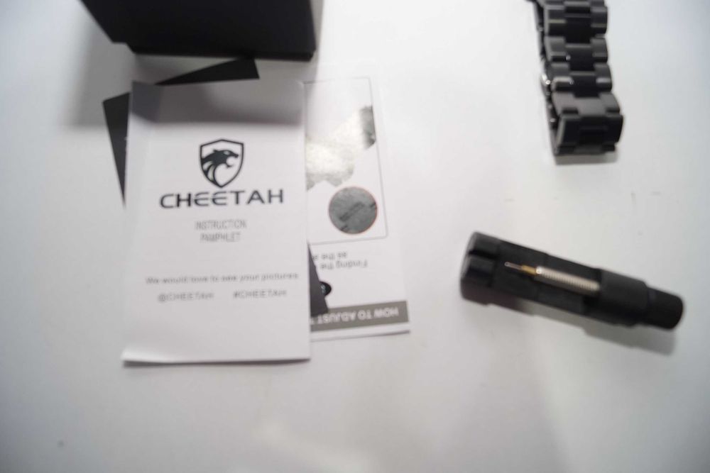 1077 Zegarek CHEETAH CH1604 męski czarny ze złotymi elementami bransoleta