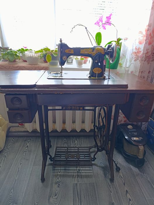 Швейна машинка на запчастини