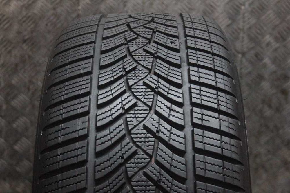 245/45/18 Goodyear UltraGrip Performance+ 245/45 R18 100H XL 23r