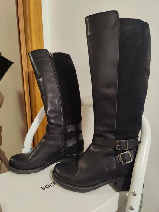 Botas de cano alto, tamanho 36