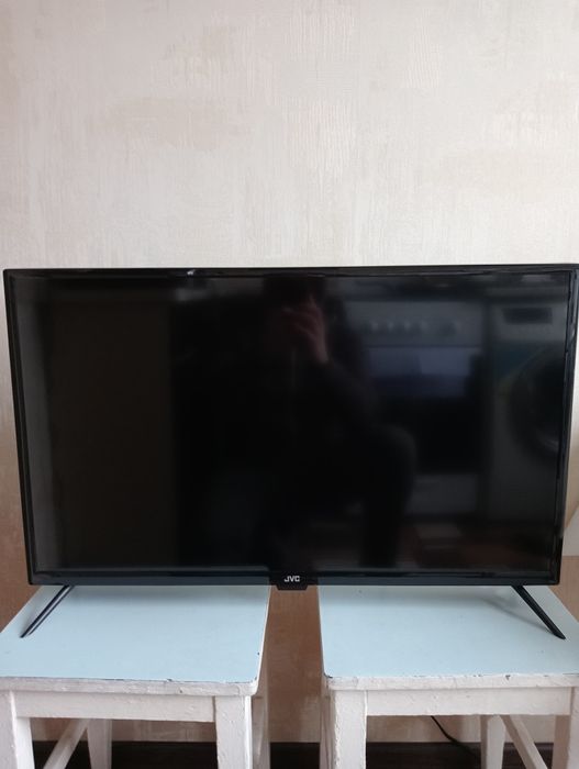 Смарт телевизор JVC 32"