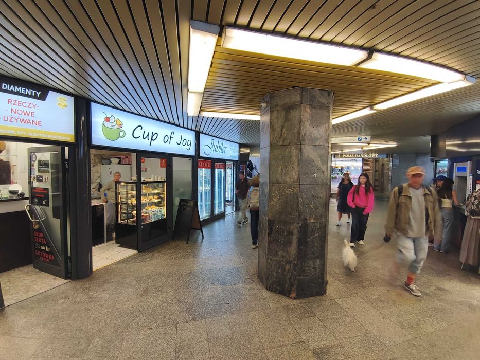 Galeria Rondo, niewielki lokal z dużą ekspozycją na klientów [R0125]