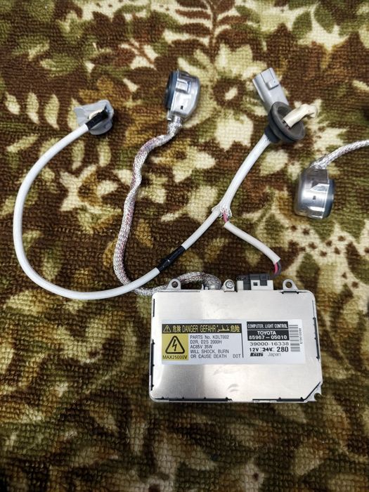 Оригінальний блок розпалу ксенону Toyota Lexus Koito 85967-05010 (D2S/