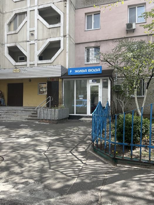 Здається приміщення з водою, 2 кімнати. Позняки за тц Піраміда вул Мишуги 3