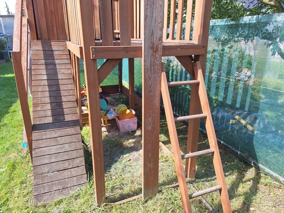 Solidny domek dla dzieci z piaskownicą firmy Winnetoo lite drewno