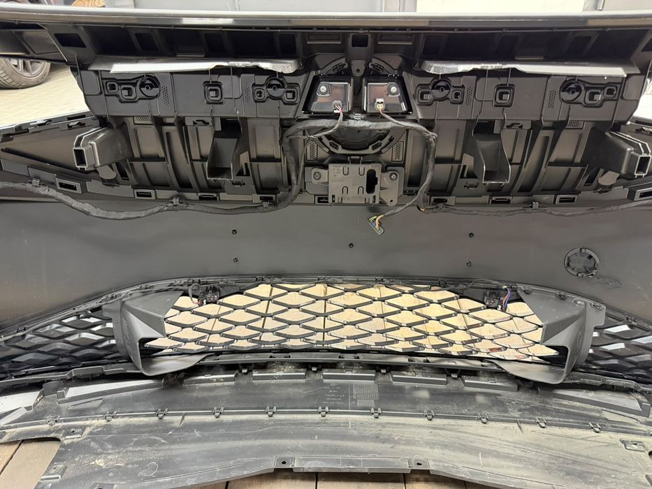 Передній бампер Volkswagen id4 GTX
