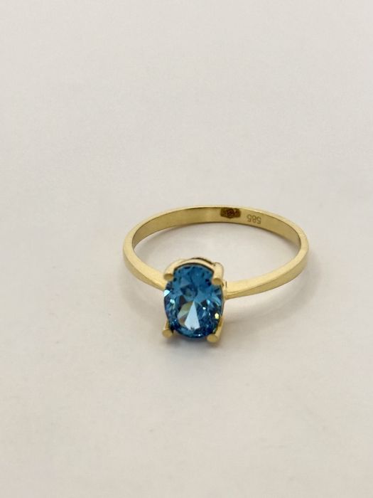 Złoty pierścionek rozmiar 16