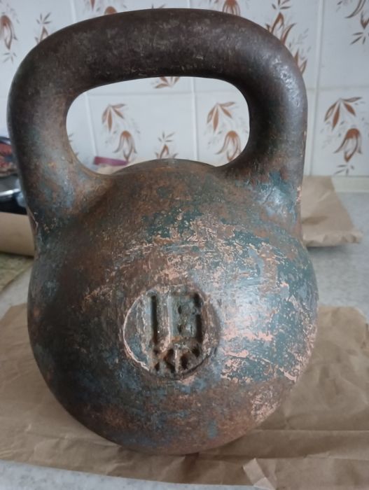 Гири 16 кг, гантели 1.2.3.4.5.6.кг