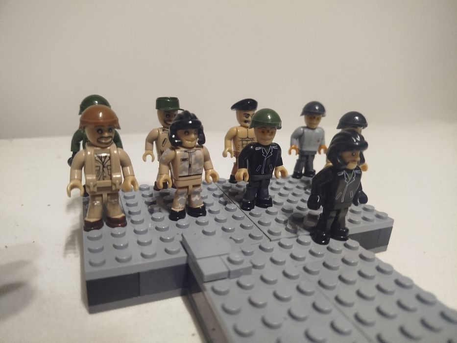 Figurki Zestawów Cobi