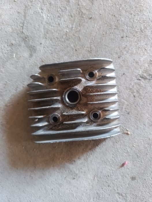 Головка циліндру Сузукі летс 2