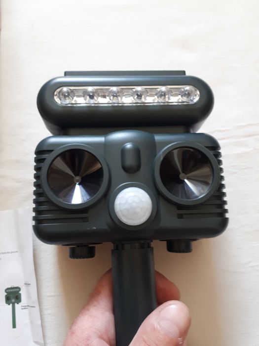 Ультрозвуковий відлякувач тварин на сонячній батареіі H7016