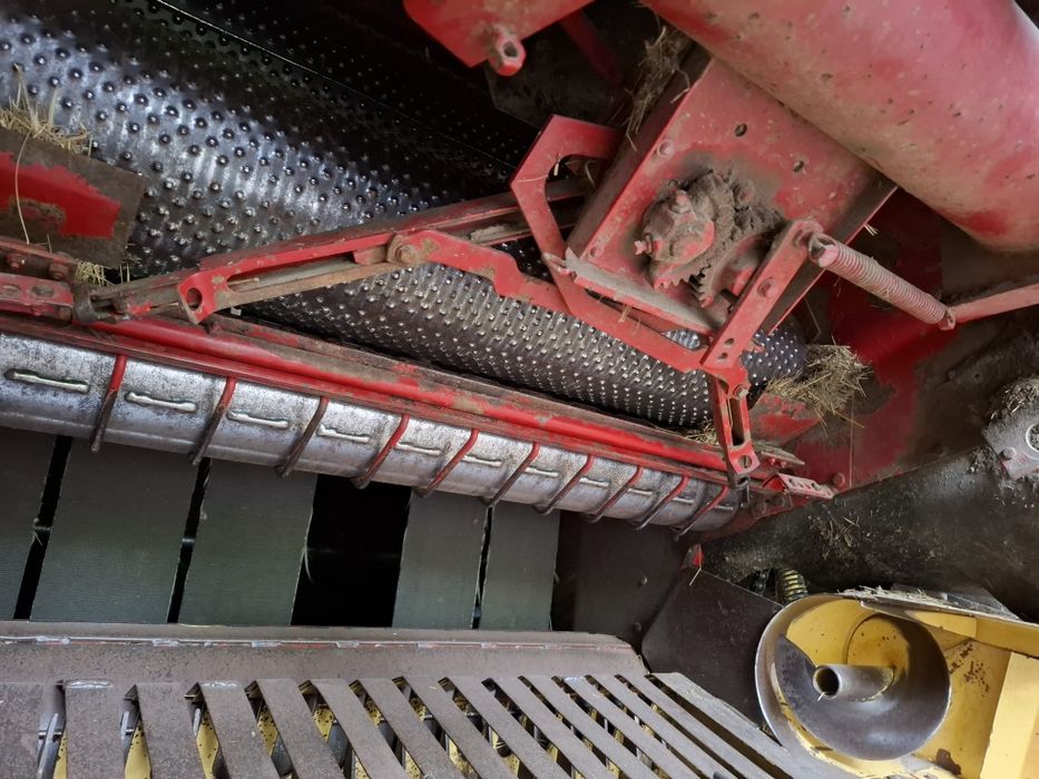 Prasa zwijająca New Holland 654 siatka