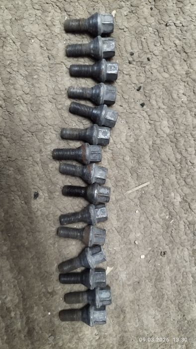 Болти колісні рено меган