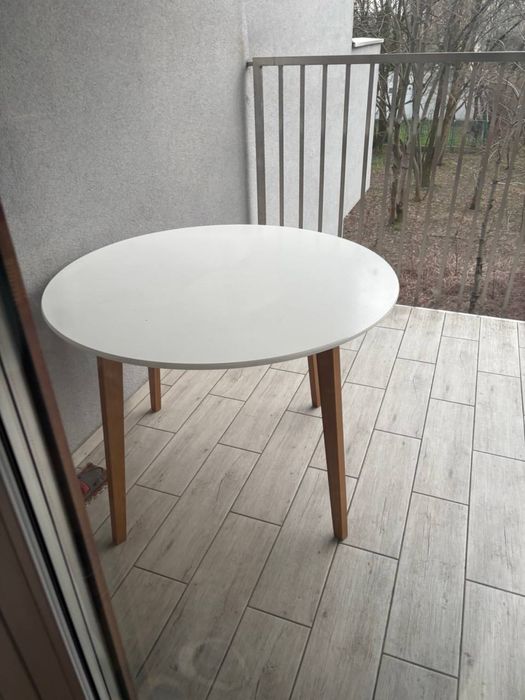 Stół okrągły JYSK/ikea 105 cm biały + drewniane nogi