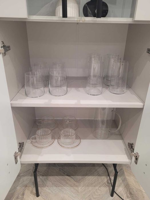 Witryna Malmi 60 cm [kaszmir / czarne nóżki]