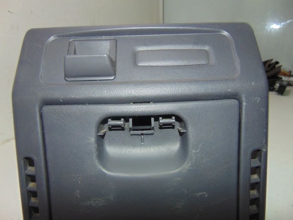 Mitsubishi space gear/L400 consola chão