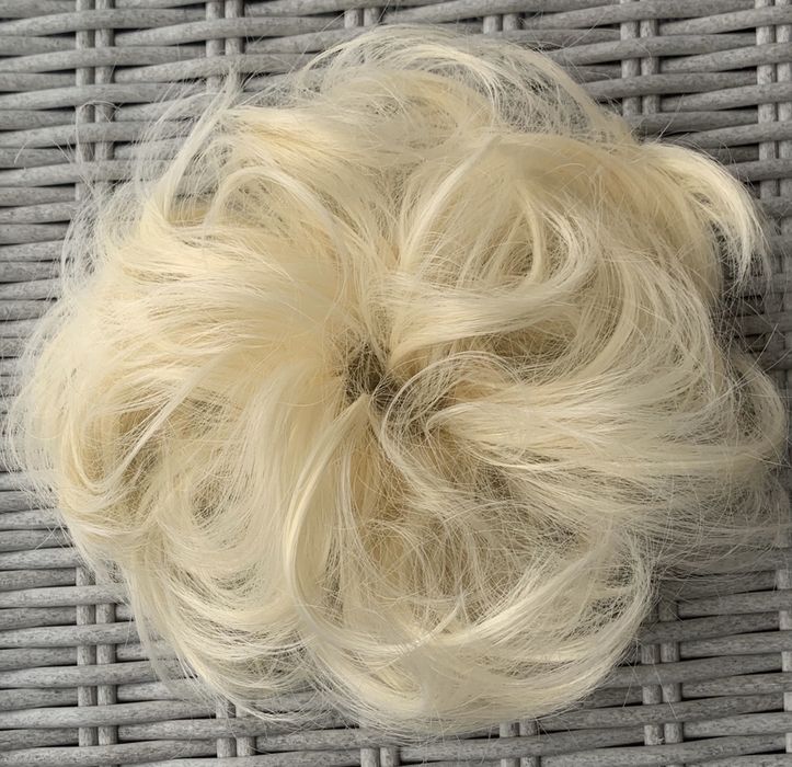 Premium Ultra włosy doczepiane, delikatny blond, kok, koczek 386.