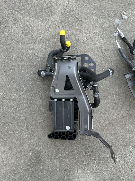 Audi Etron бокові блоки