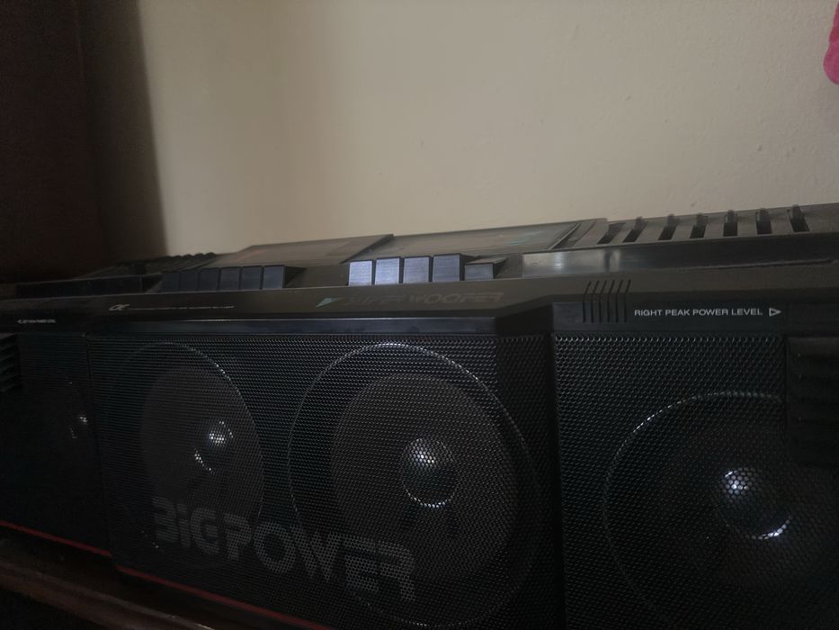 Radio preto antigo de cassetes