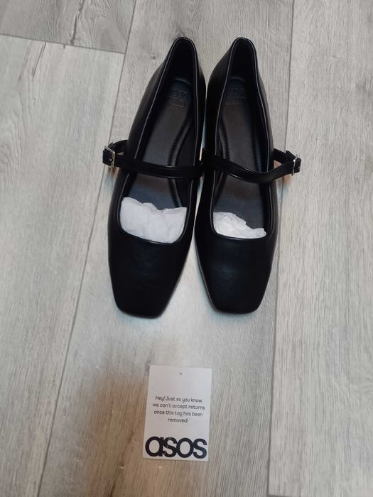 (41) ASOS/Czarne baleriny z zapięciem z Londynu, NOWE