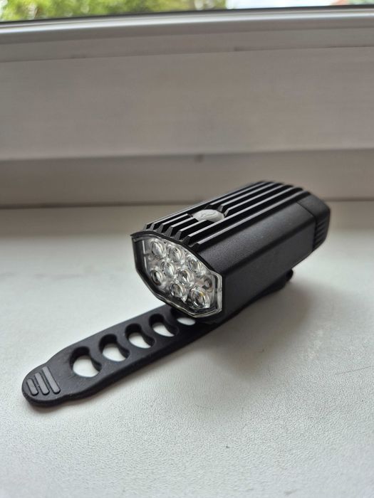 Lampka rowerowa przednia Lezyne Micro Drive 800+