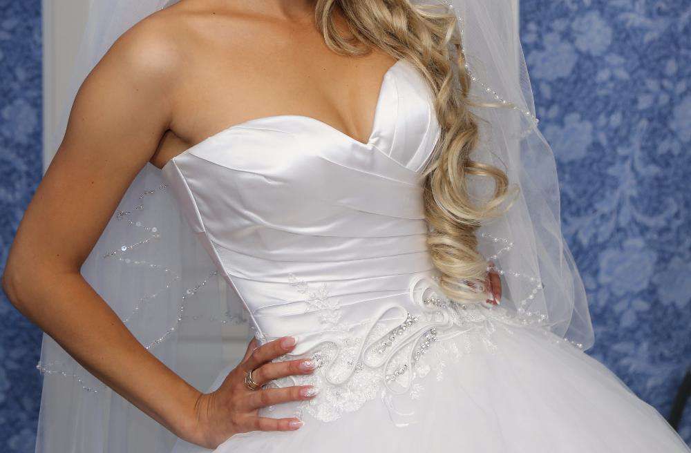 Продам шикарное свадебное платье