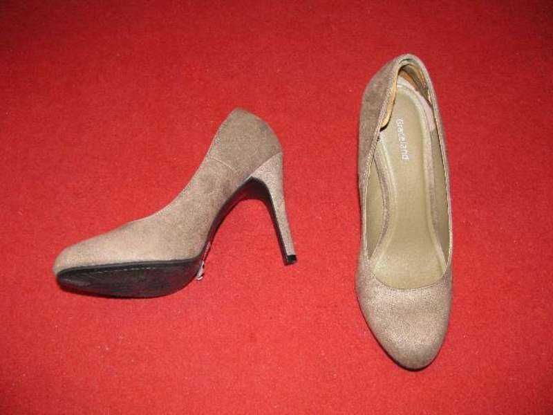 Czółenka na obcasie roz. 39 Deichmann Graceland