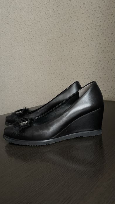 Продам жіночі туфлі