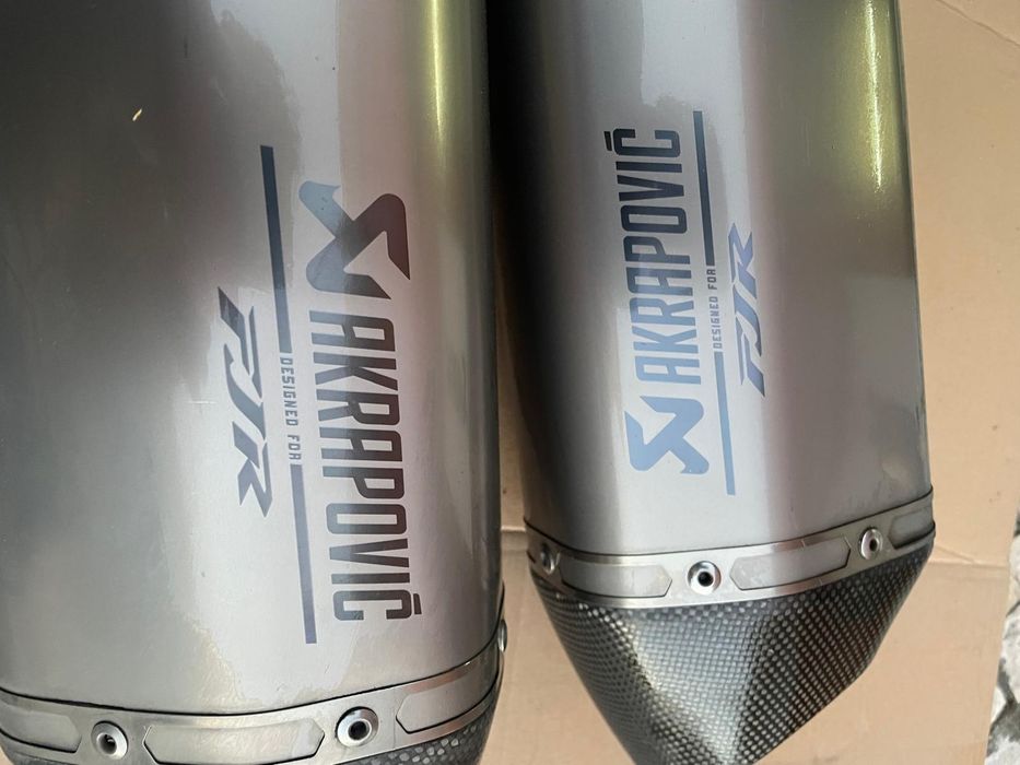 Escapes Akrapović para FJR 1300