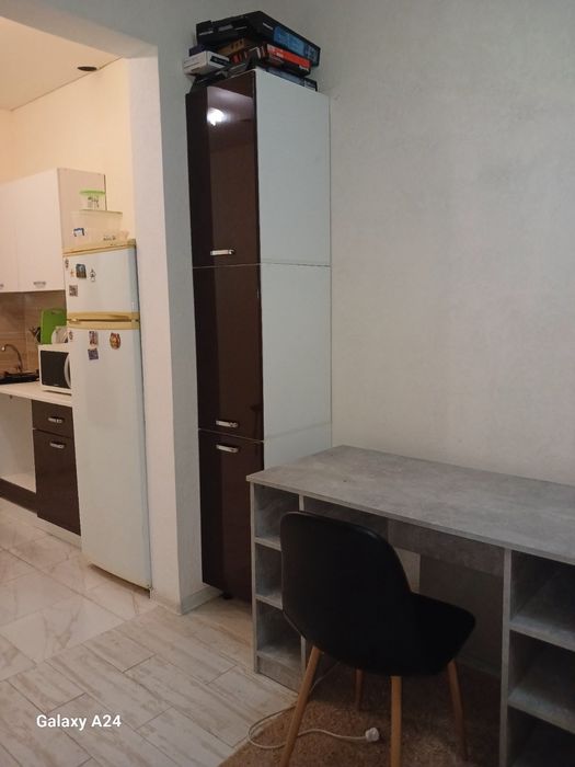 Сдам студию  большую на Боровского ЖК Золотые столбы,свет есть всегда