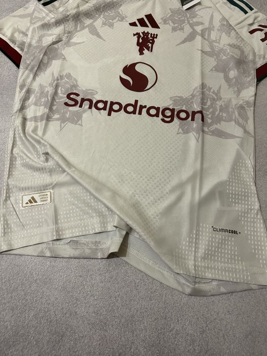 футбольна футболка adidas Manchester United 2026/27