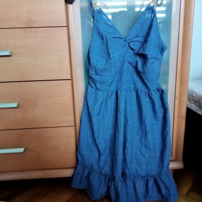 Sukienka NOWA,na ramiączkach,z falbaną M