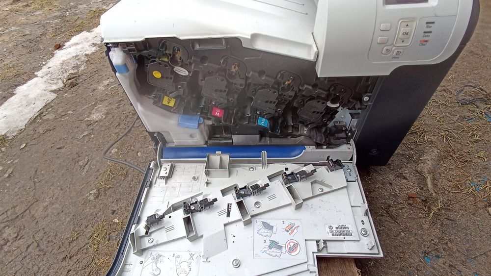 Drukarka HP Color LaserJet CP3525dn – na części