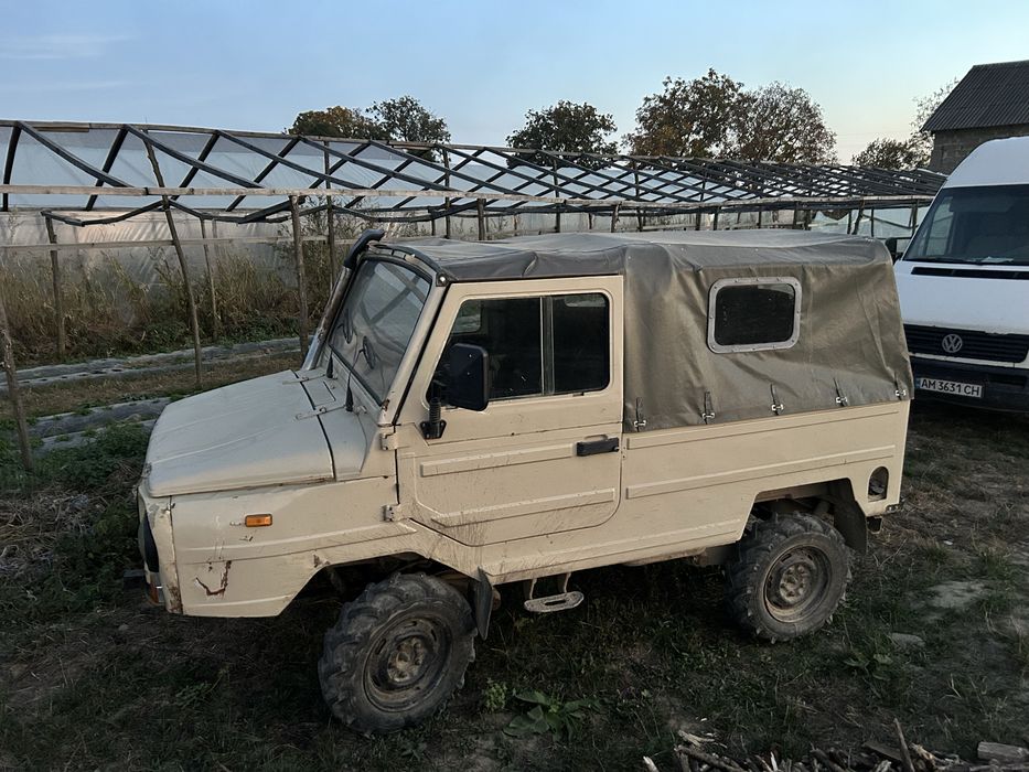 Продиється ЛуАз969 Волинь