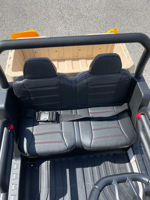 Auto na akumulator Ciężarówka Wywrotka 4×4 Miękkie koła Skóra USB