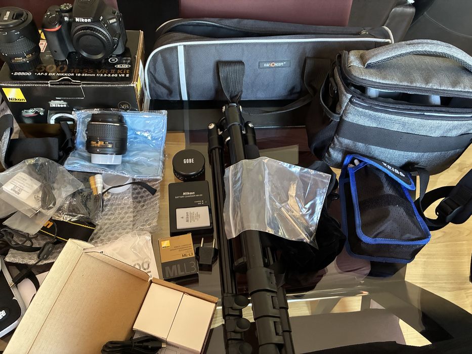 Conjunto Nikon D5500 com objetivas, tripe, baterias, mochilas  e mais acessorios