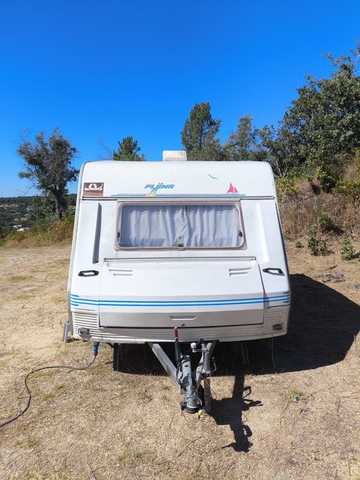 Caravana Pluma 350