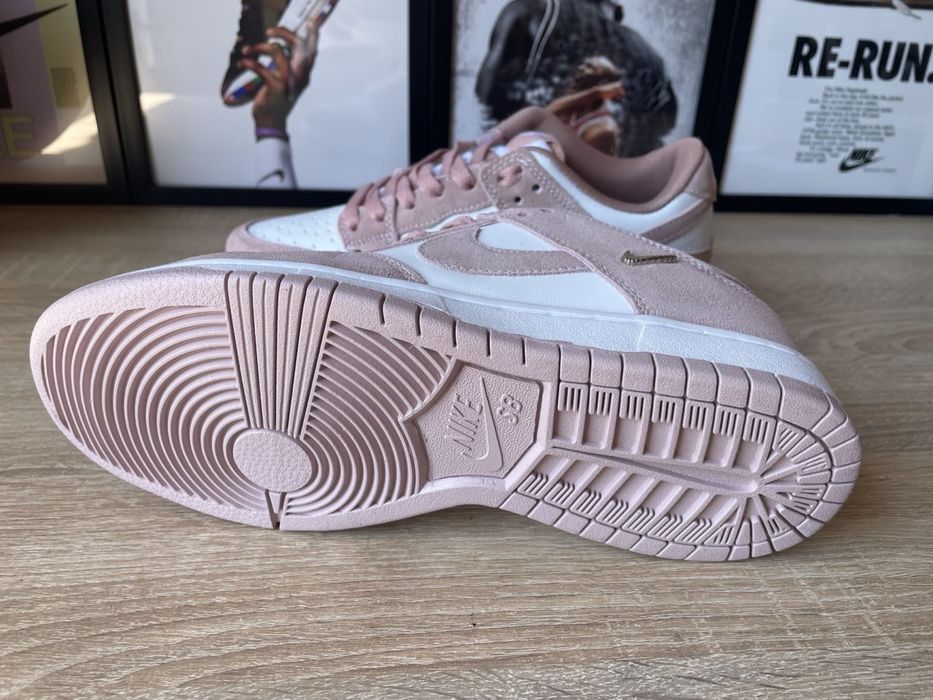 Nike Dunk Low “Particle Rose” в наявності