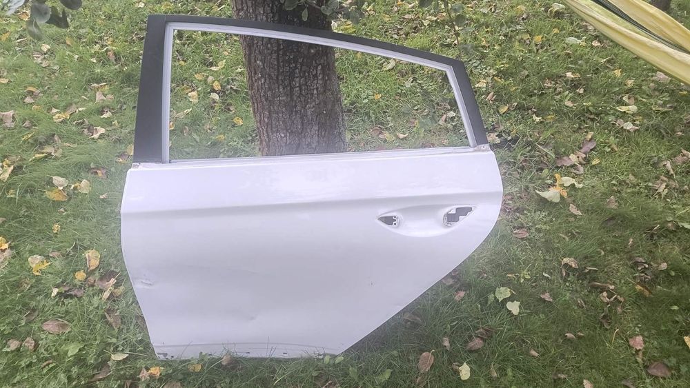 Двері задні ліві Hyundai Ioniq electric