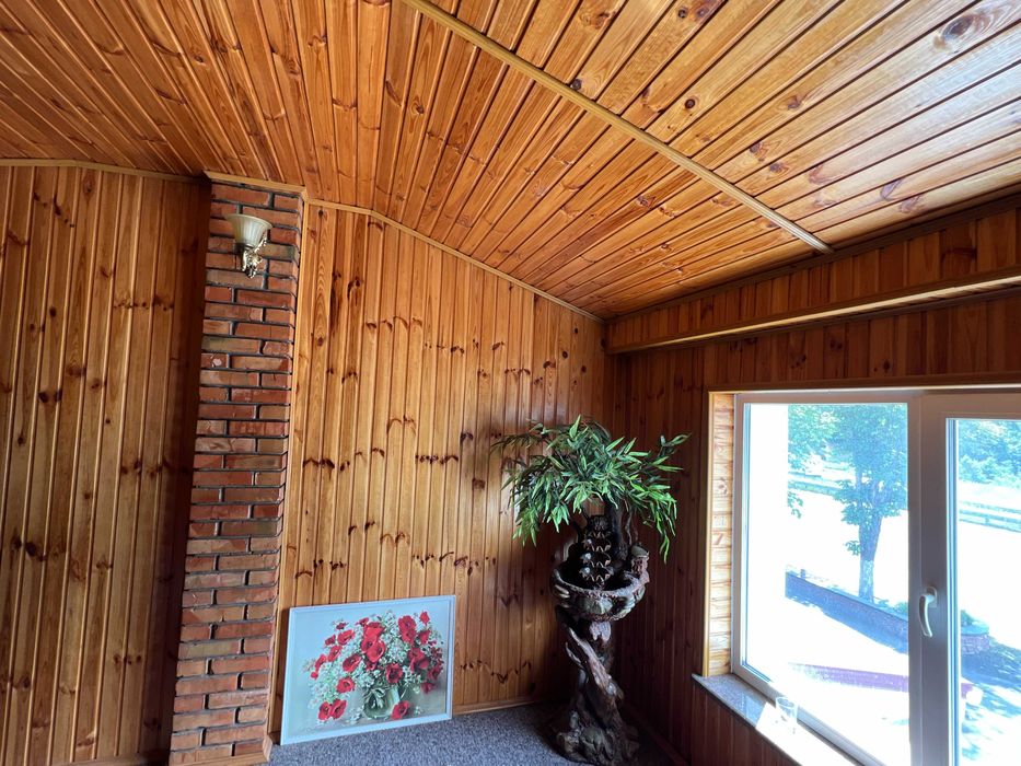 Продається ГОТЕЛЬНО-РЕСТОРАННИЙ комплекс ФАСАД 0,75 Га траса КИЇВ-ЧОП