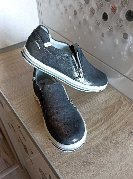 Srebrno-grafitowe skórzane półbuty Lasocki Young r. 35 | Damskie Stan nowe