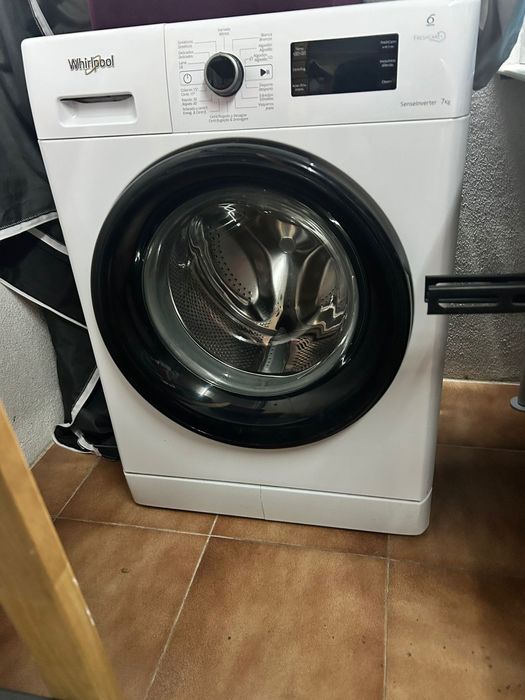 Maquina Lavar a roupa WHIRLPOOL