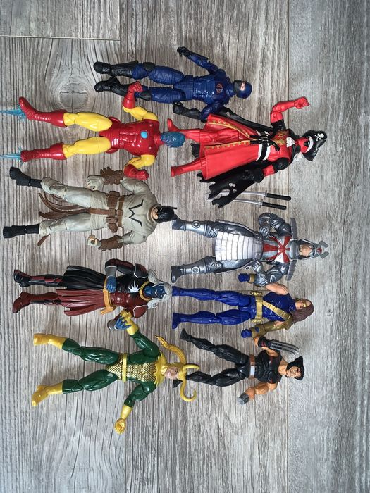 Фігурки MARVEL , бетмен