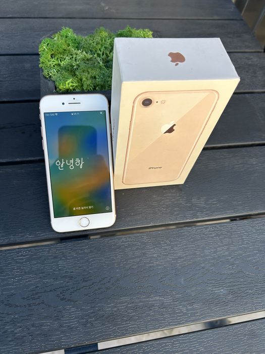 iPhone  8 64гб.