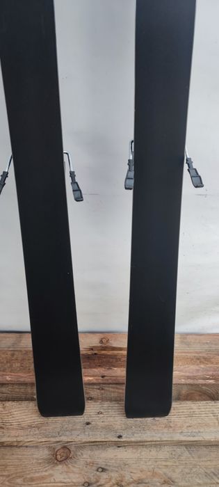 Nr 920 Narty zjazdowe Volkl Deacon Lowride 167 cm Gripwalk / Rocker