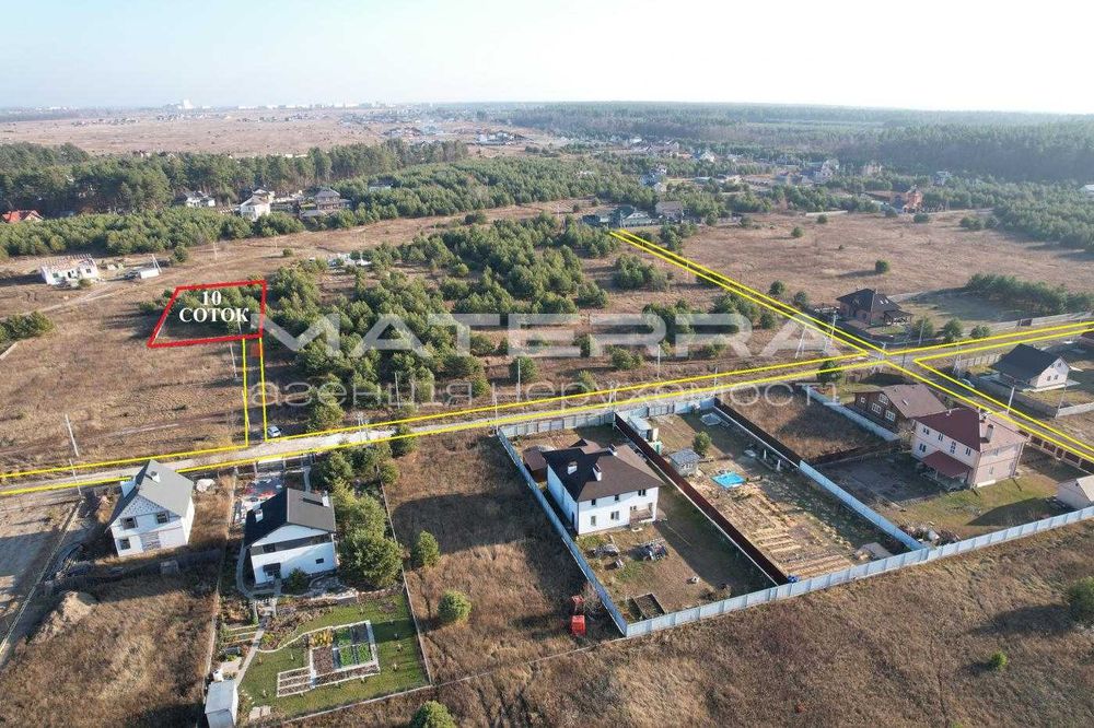 Бобриця Продаж земельнї ділянки з соснами, 10 соток (електрика, свердловина, паркан)