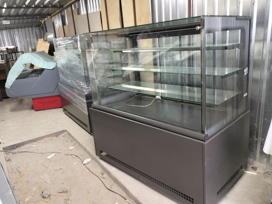 Кондитерська вітрина куб кондитерская витрина куб  холодильна 1,3-1,5м