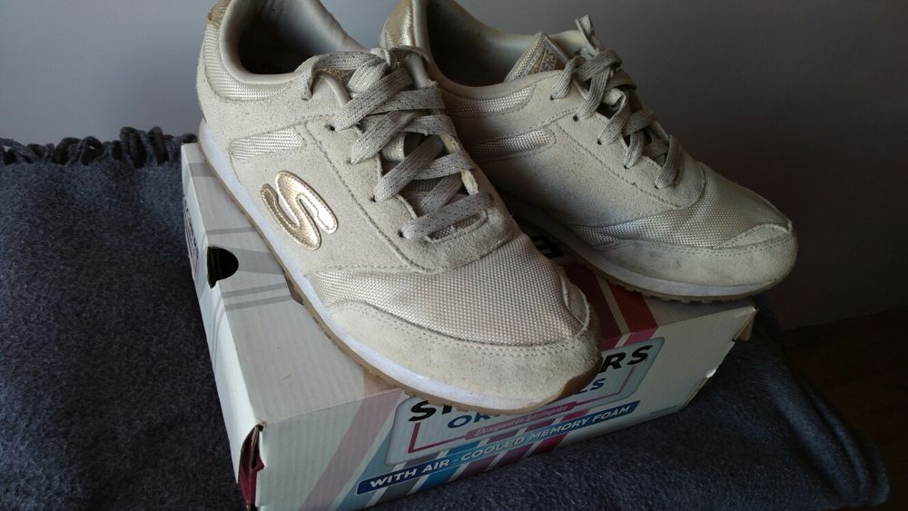 Buty sportowe damskie